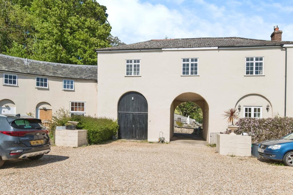 1 Shute House photo 2