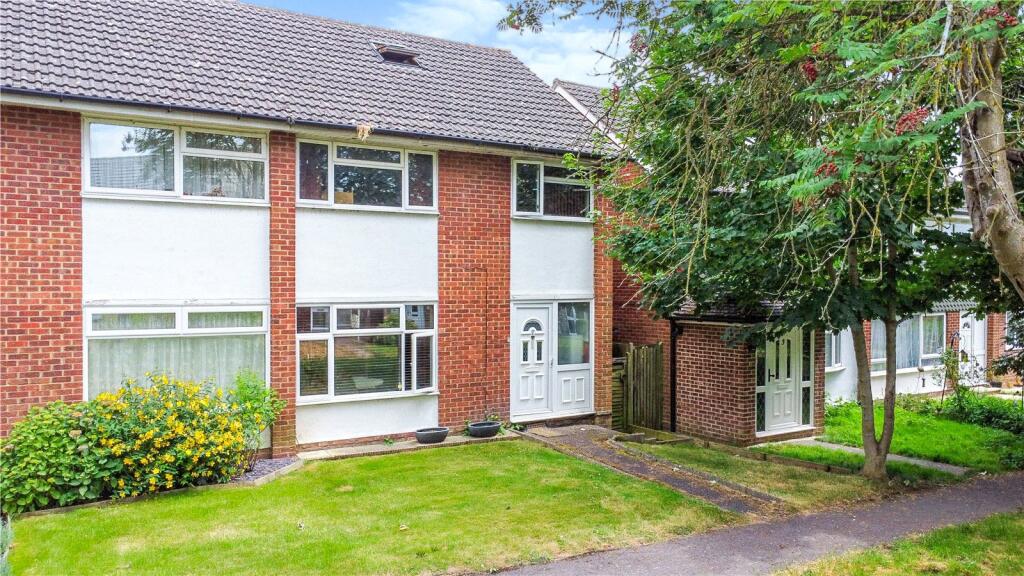 Main image of property: Barn Close, Reading, Berkshire, RG30