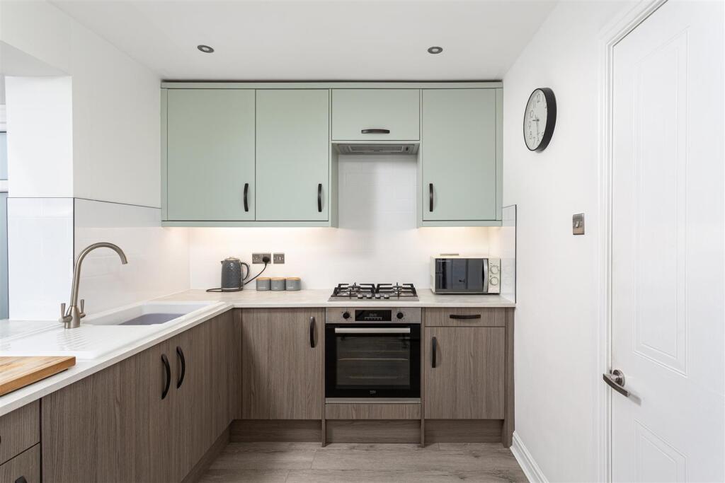 11, Lindley Wood Grove, York, YO30 4SR photo 3
