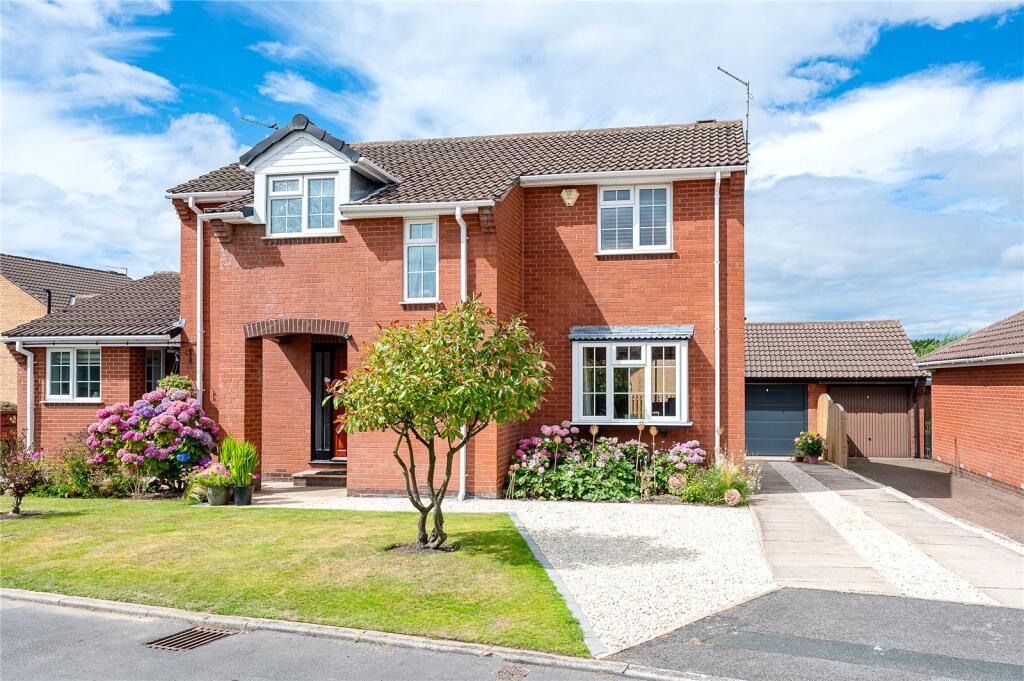 Main image of property: Rochester Wynd, Leeds, LS17