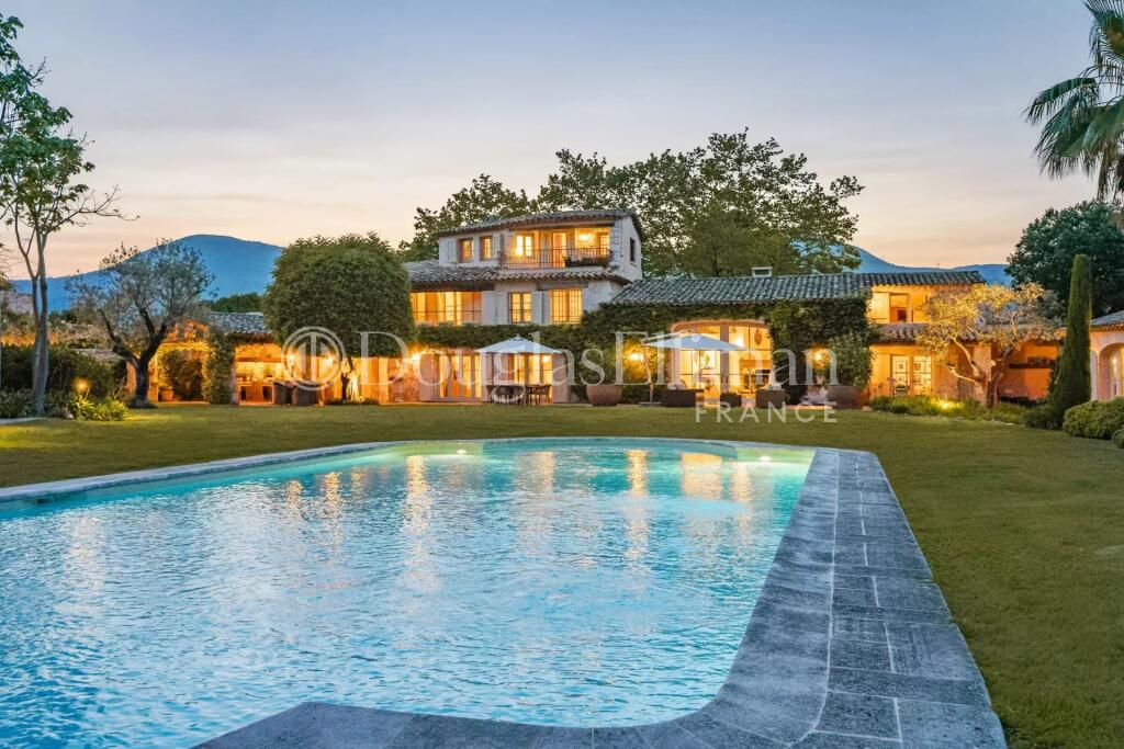 Main image of property: Provence-Alps-Cote d`Azur, Alpes-Maritimes, La Colle-sur-Loup