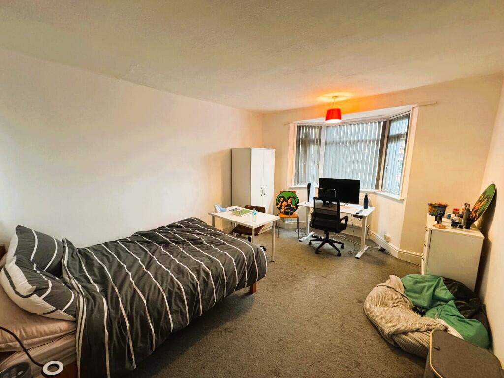 House in Nottingham - View 5