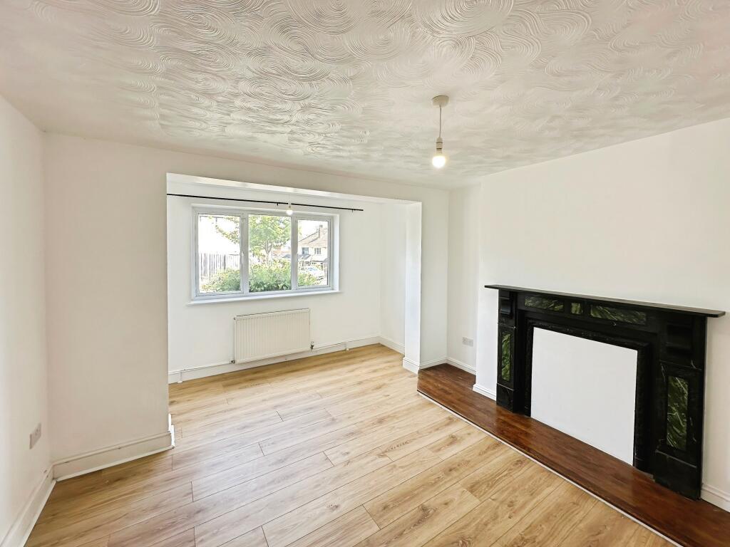 House in Luton - View 5