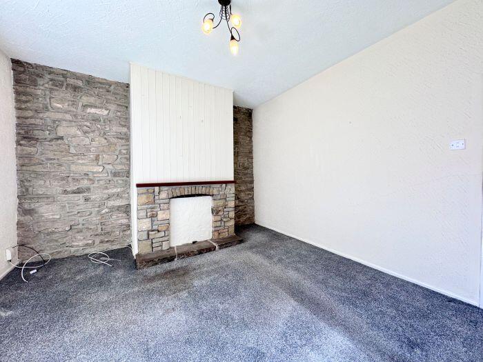 32 Hough Lane, Bromley Cross, BL7 9DA photo 2