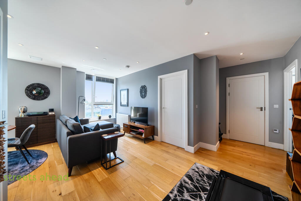 Apartment in Croydon - View 3