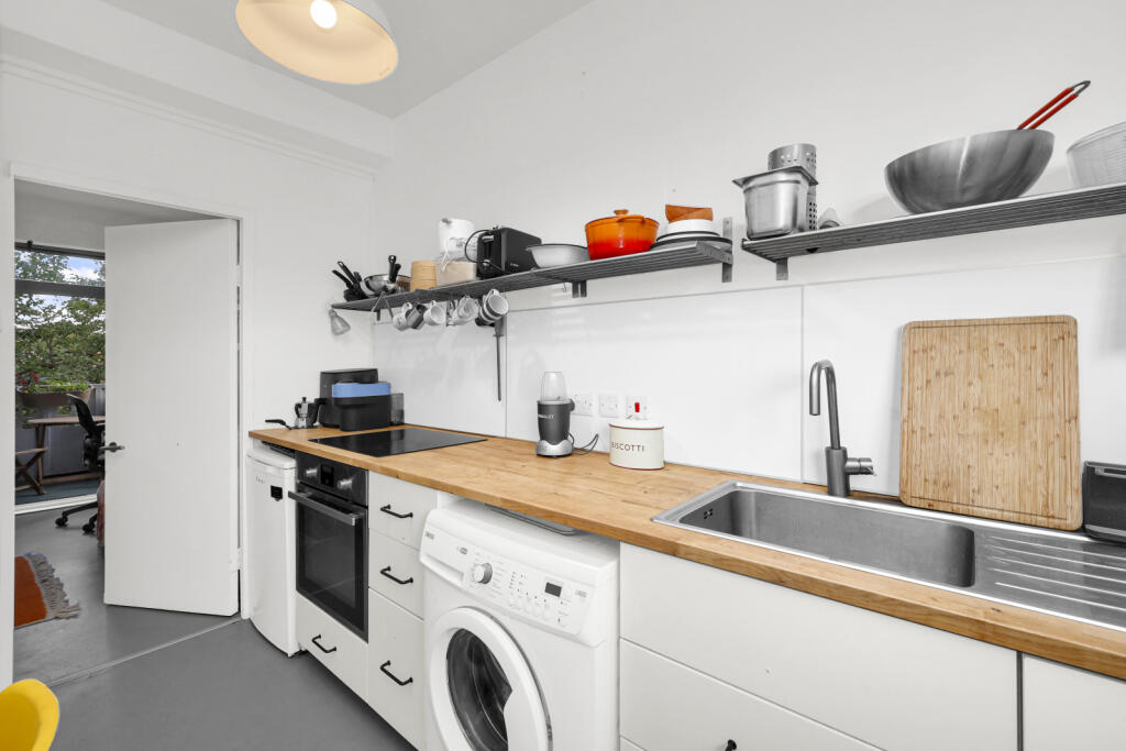 Apartment in London - View 5