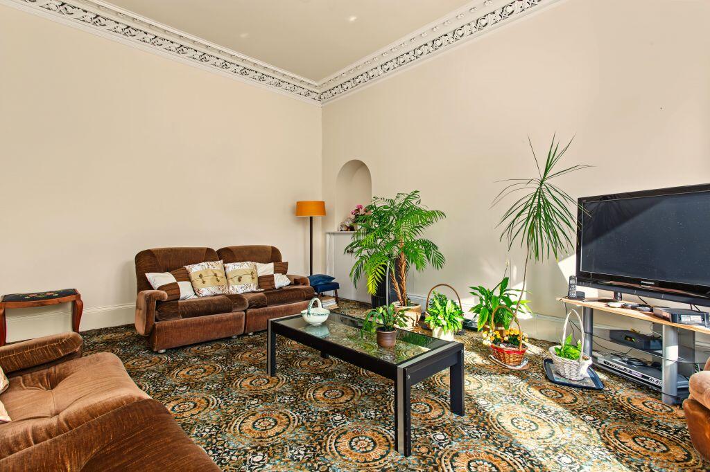 House in Paisley, Renfrewshire - View 5