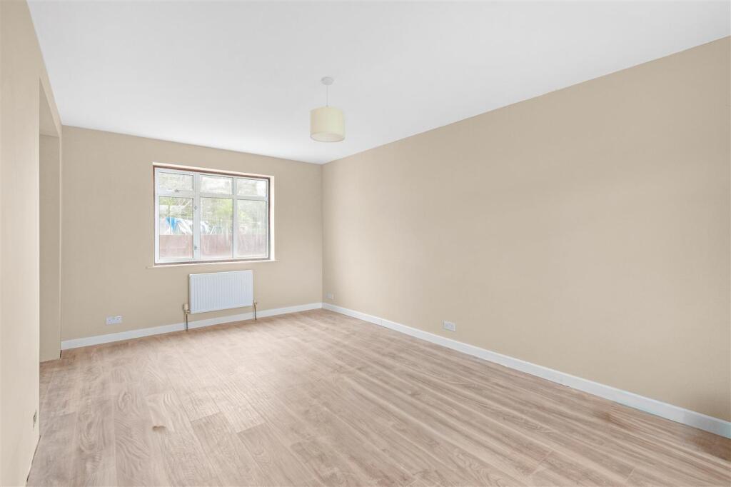 Stephenson Way, Corby photo 4