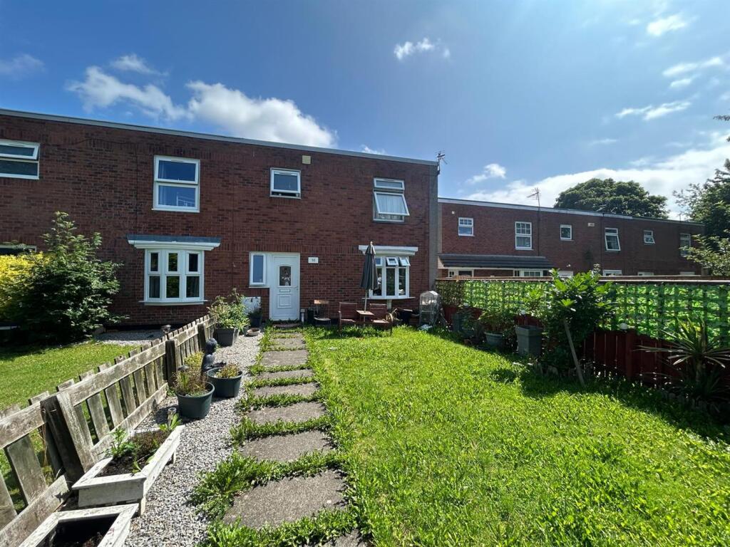 3-bed house on Garburn Place, Newton Aycliffe, £78,000