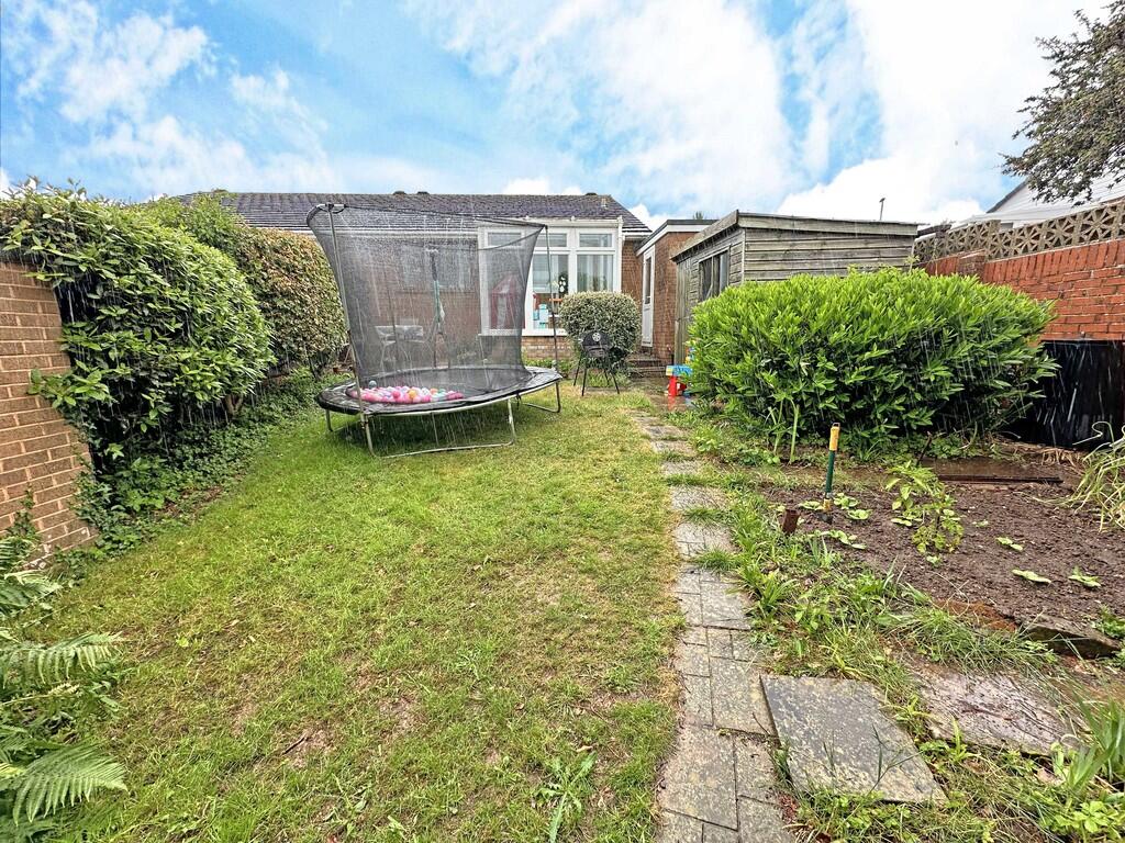 Sunnymoor Close, Pinhoe photo 3