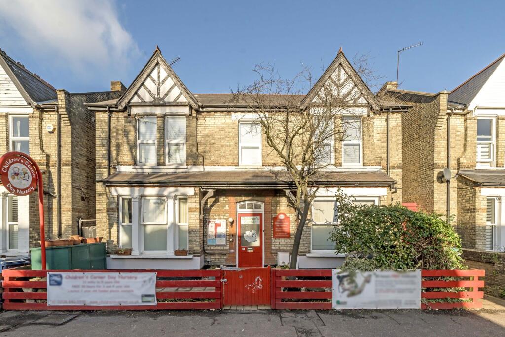 Main image of property: 29a Hastings Road, London, Greater London, W13 8QH