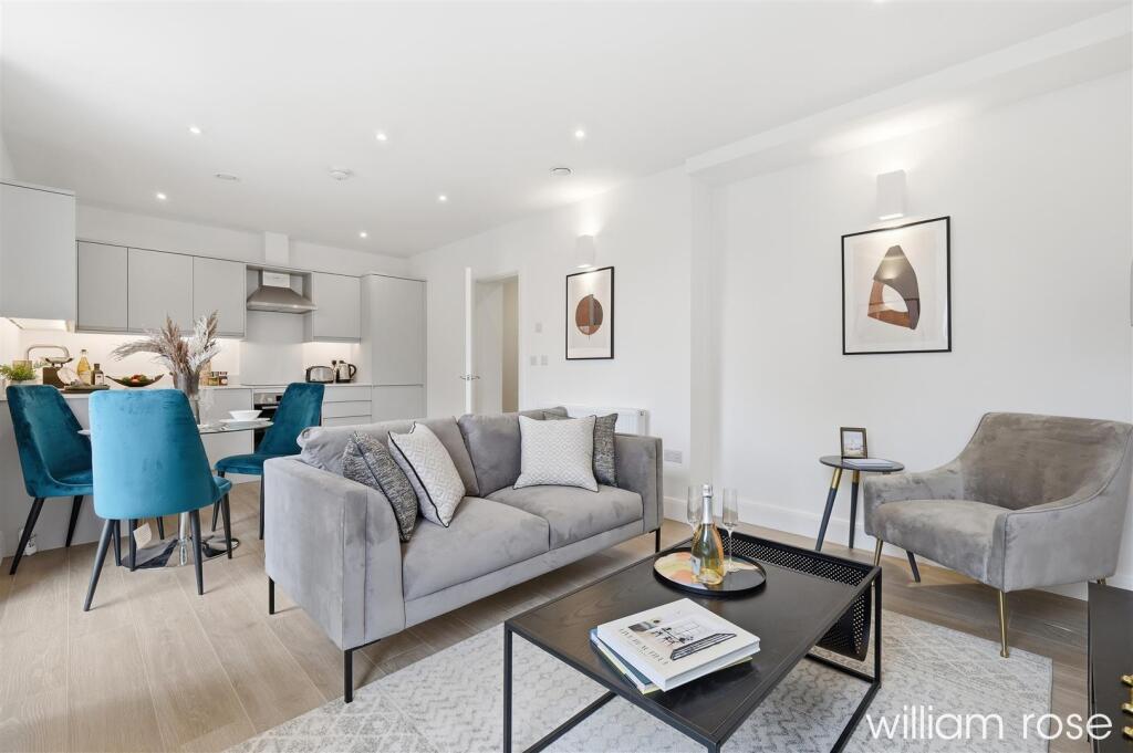Apartment in Ilford - View 5
