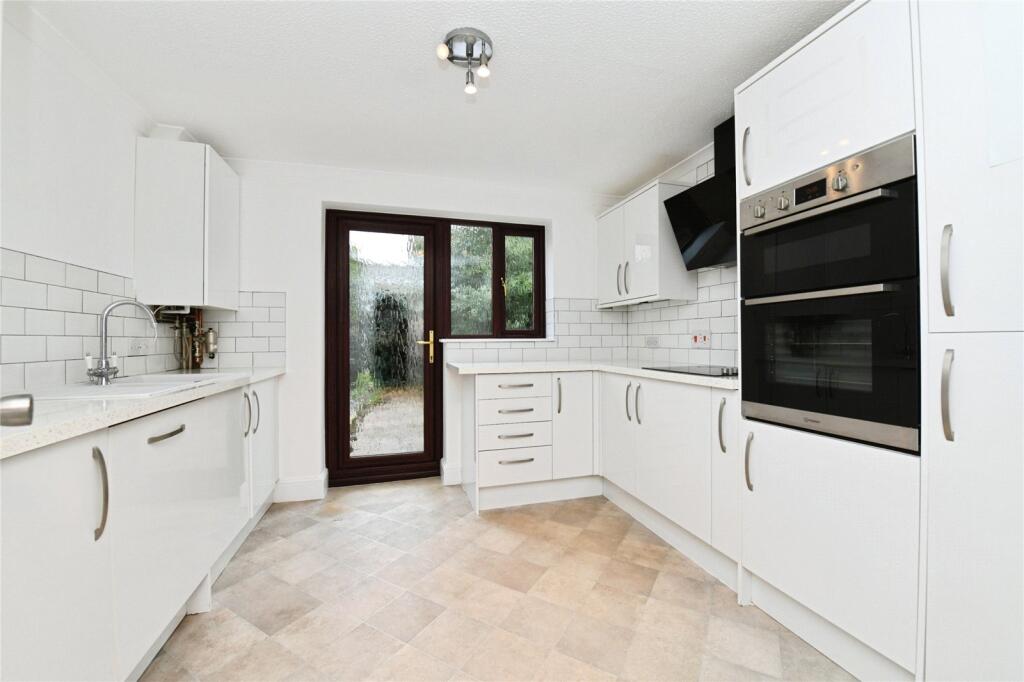 Blackthorn Way, Warley, Brentwood, Essex, CM14 photo 2