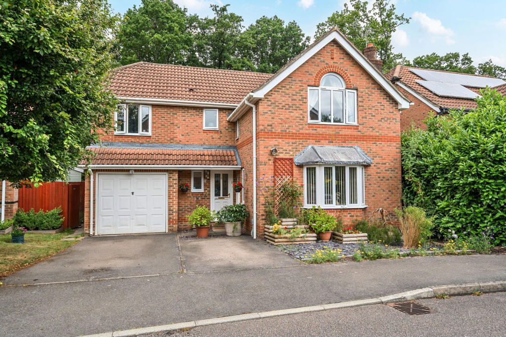 Main image of property: Clere Gardens, Chineham