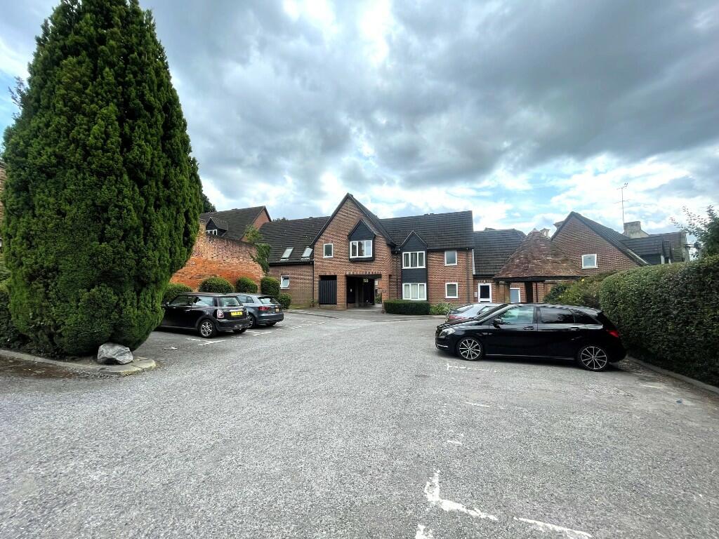 Main image of property: Christchurch Close, St. Albans, Hertfordshire, AL3