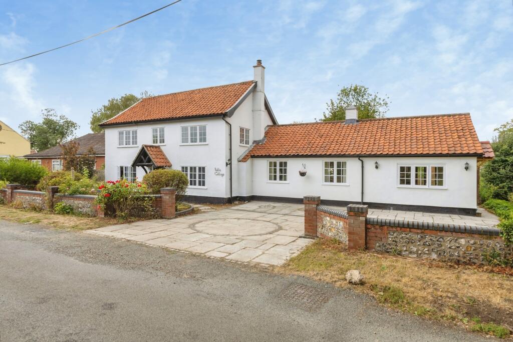 Queen Street, Spooner Row, Wymondham, Norfolk, NR18