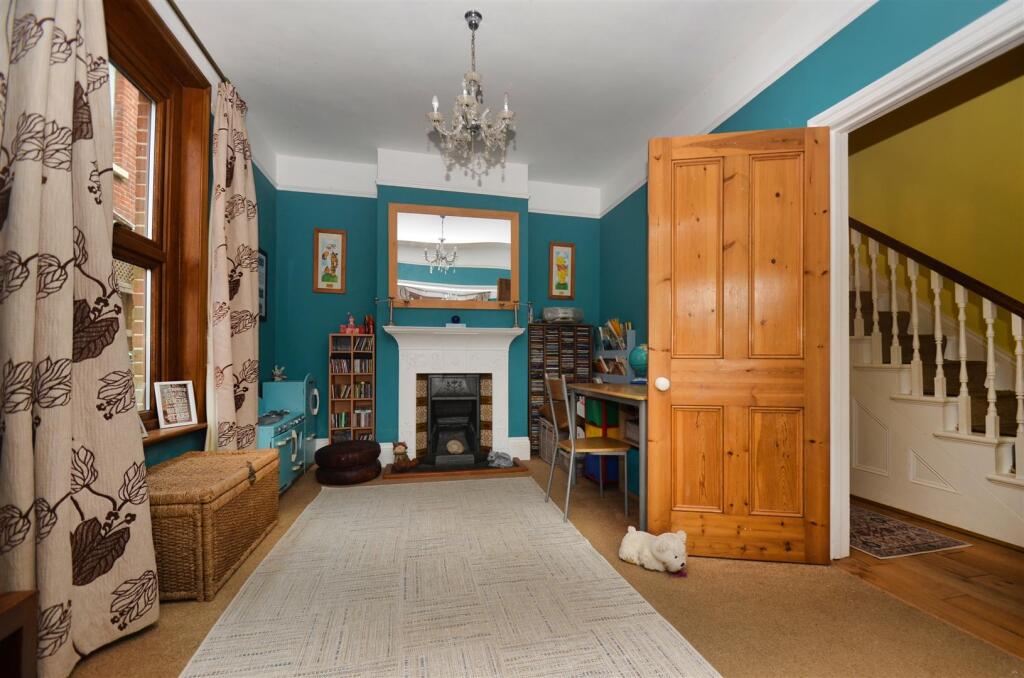 House in Ryde, Elmfield - More
