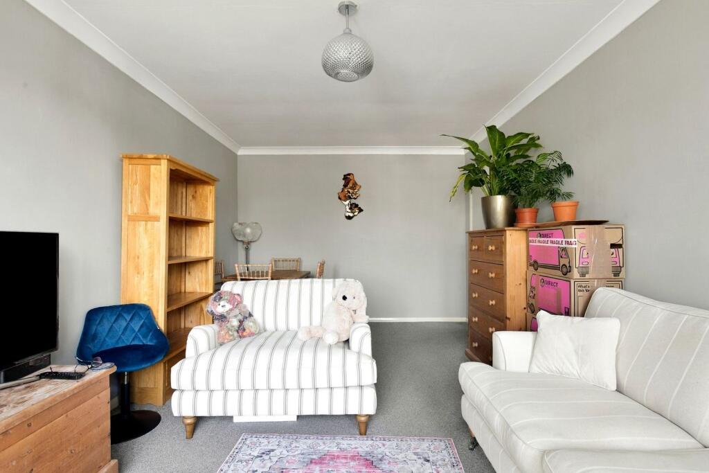 Apartment in Twickenham - View 4