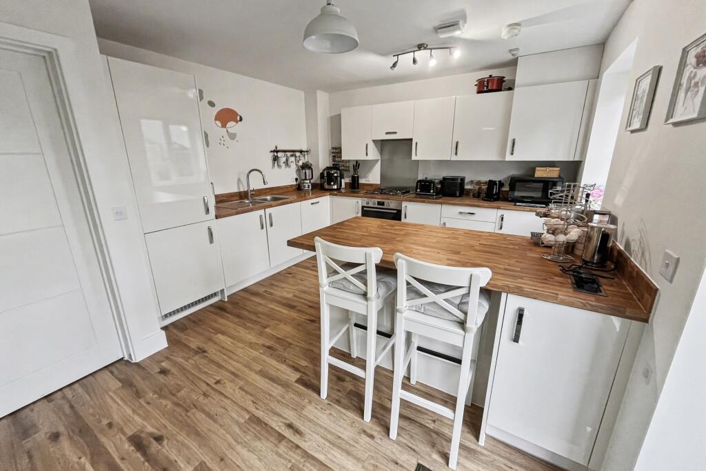 Verwood photo 4