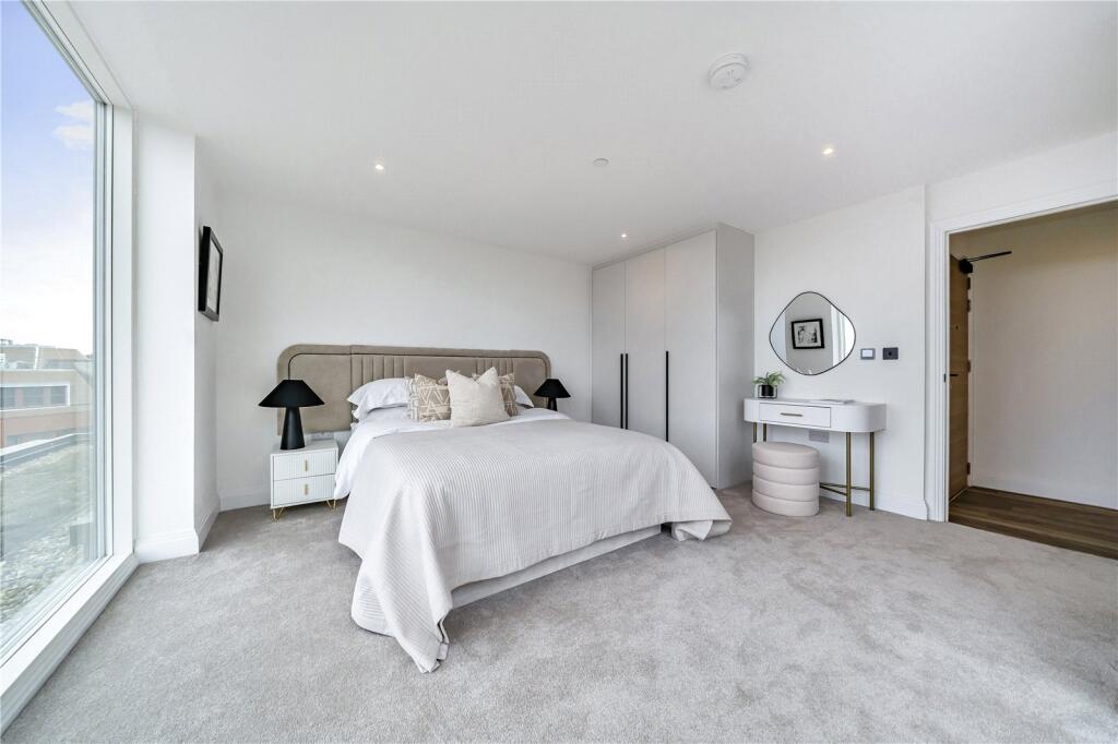 Tweedy Road, Bromley - View 5