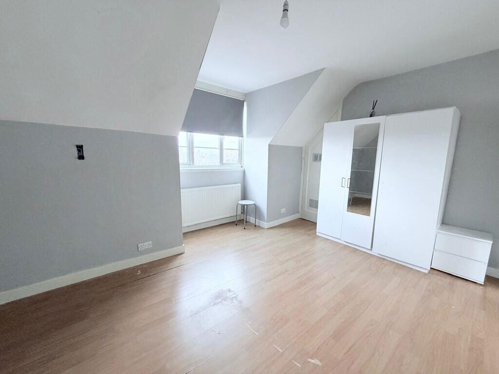 Apartment in London, London Borough of Hillingdon - More