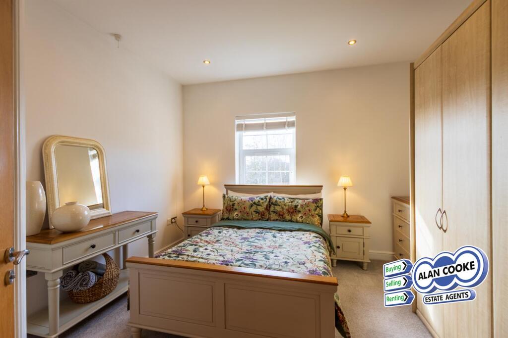Stoneleigh Court, Alwoodley photo 3