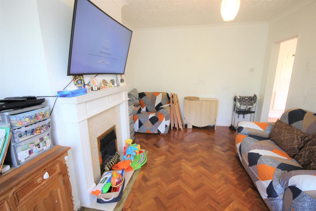 Apartment in Watford - View 5