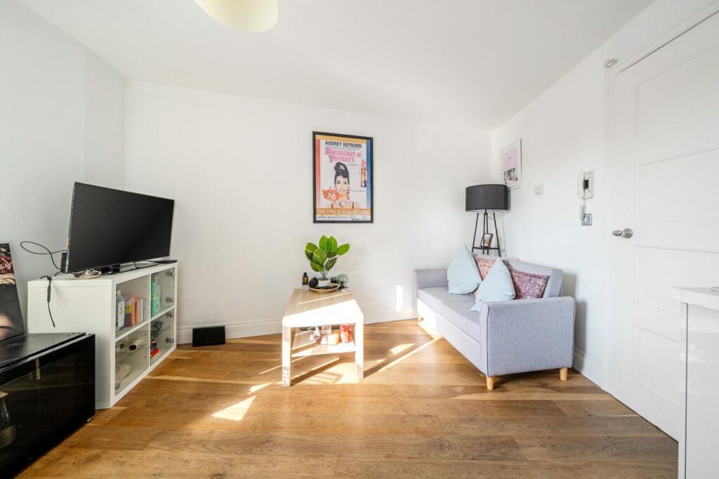 Apartment in London - View 2