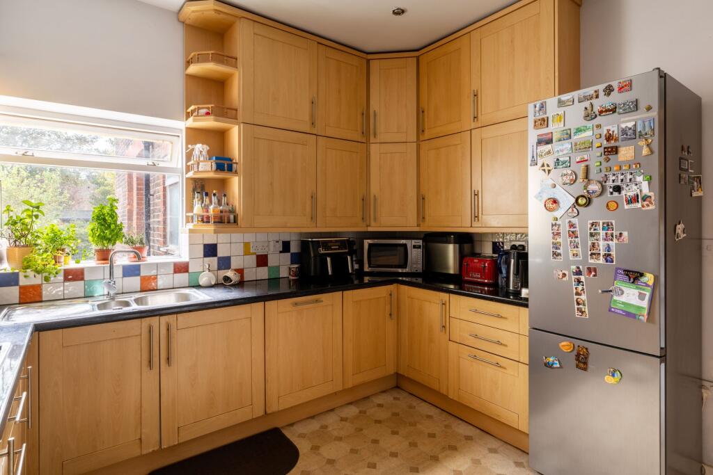 House in Brighton, Hollingdean - More