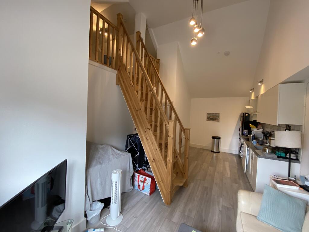 Apartment in Watford - View 3