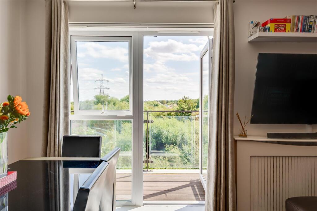 Apartment in London - View 5