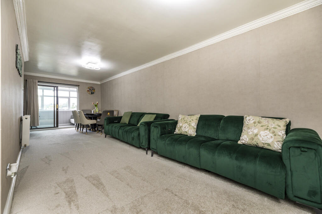 House in Sheffield, Page Hall - View 5
