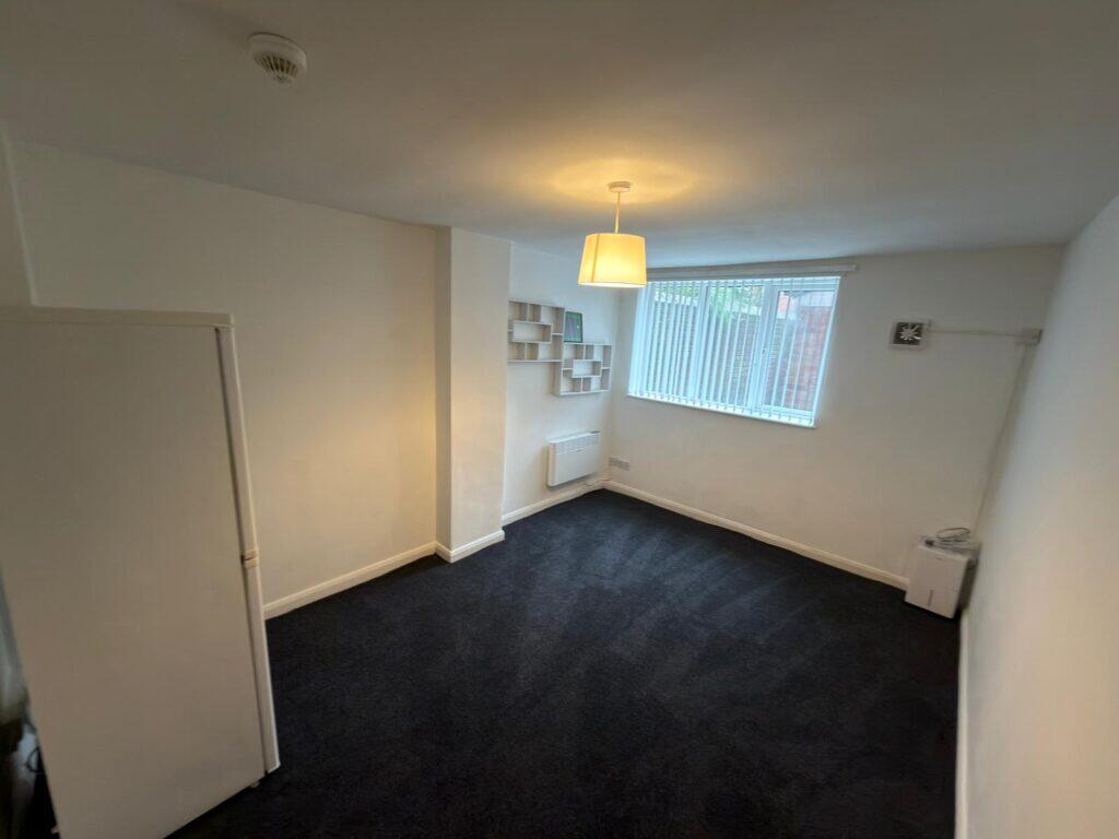 Main image of property: Flat 3, Chapel Lane, Headingley, Leeds, LS6 3PP