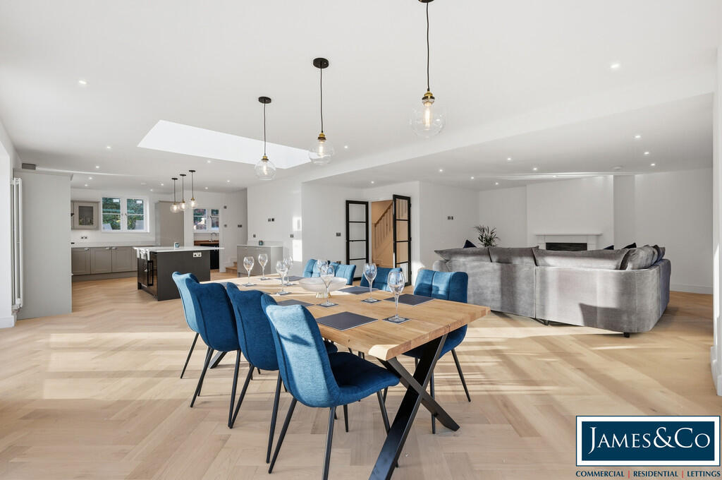 House in Uttlesford, Great Dunmow - View 2