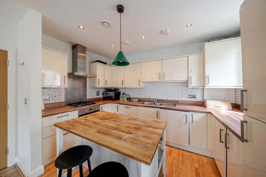 Apartment in London - View 5