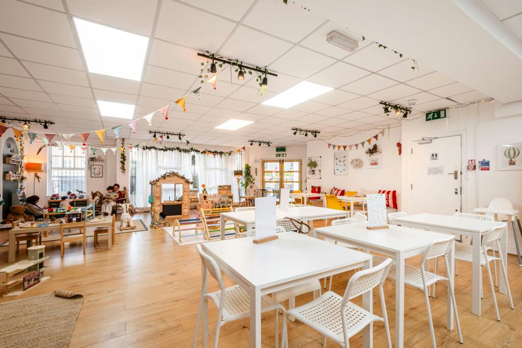 Oakwood Hse GF - Low Res 6.jpg