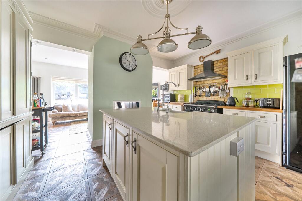House in Southend-on-Sea, Essex - View 4