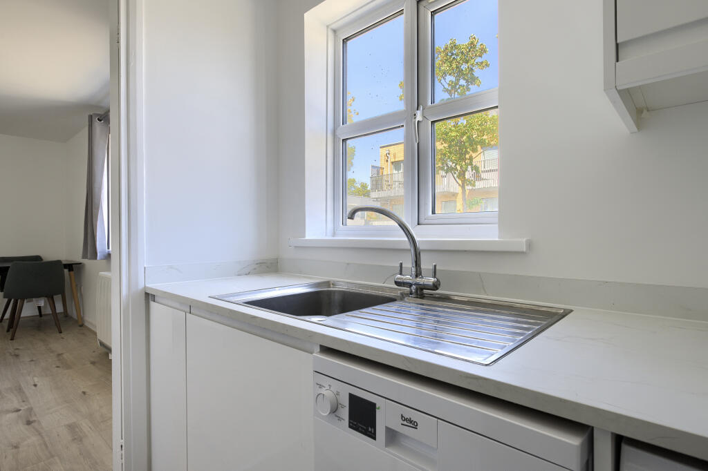 Apartment in London - More