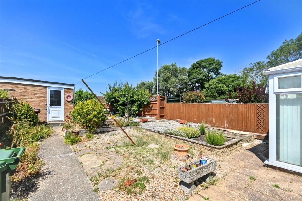 Tolkien Road, Eastbourne photo 4
