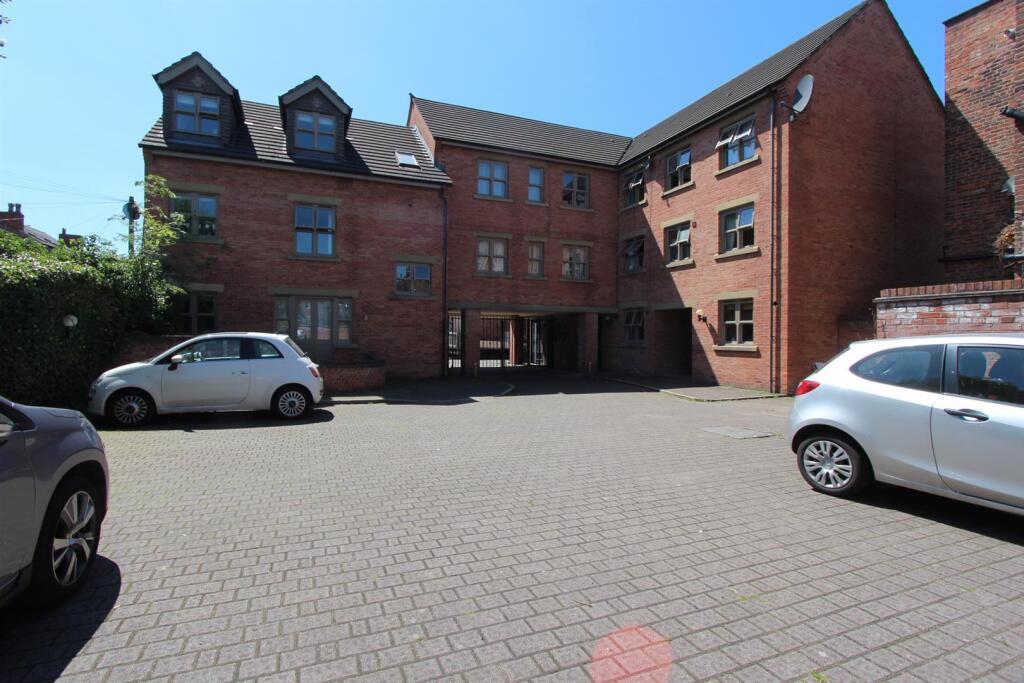 Main image of property: Davenfield Road, Didsbury, Manchester
