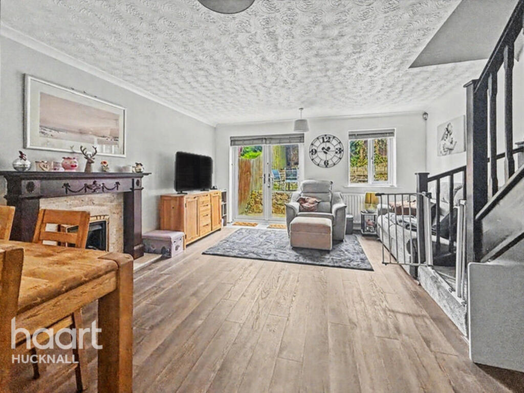 3-bed semi-detached on Shandwick Close, Nottingham, £230,000