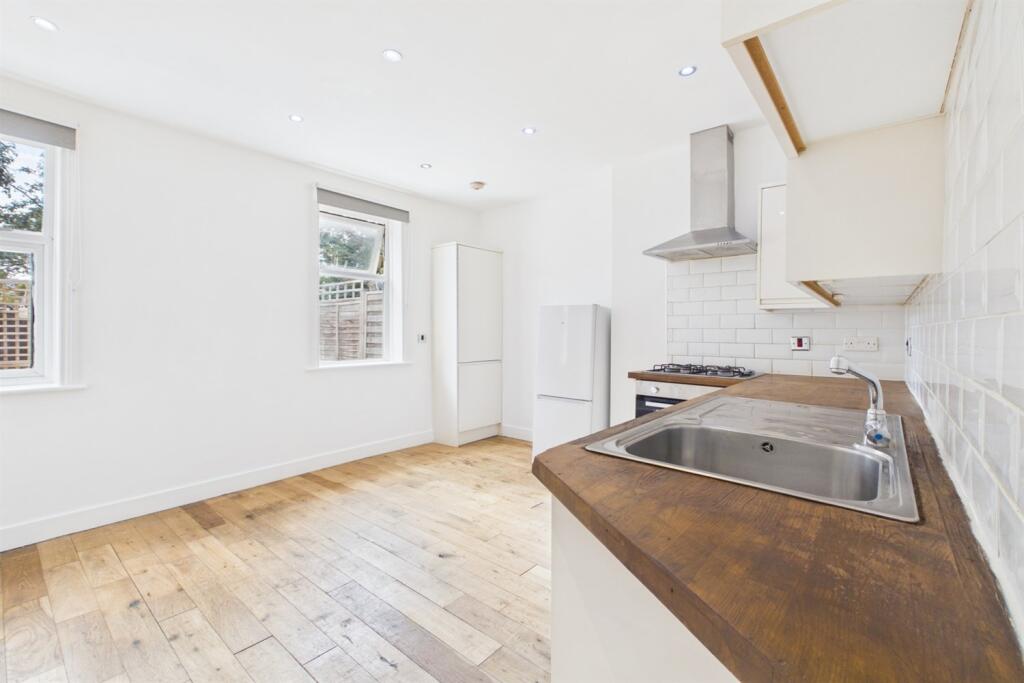 Apartment in London - View 3