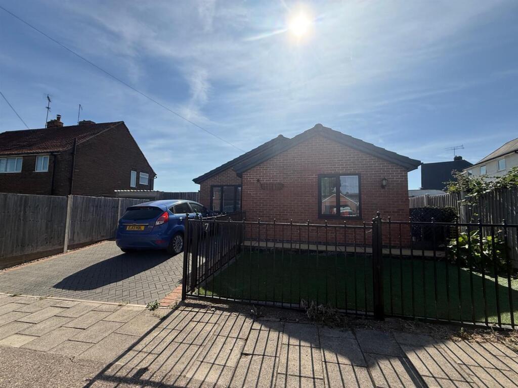 Main image of property: Ash Tree Avenue, Mansfield Woodhouse, Mansfield