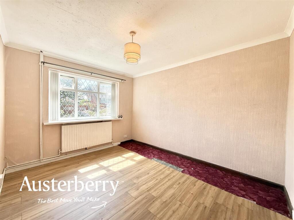 House in Stoke-on-Trent - More