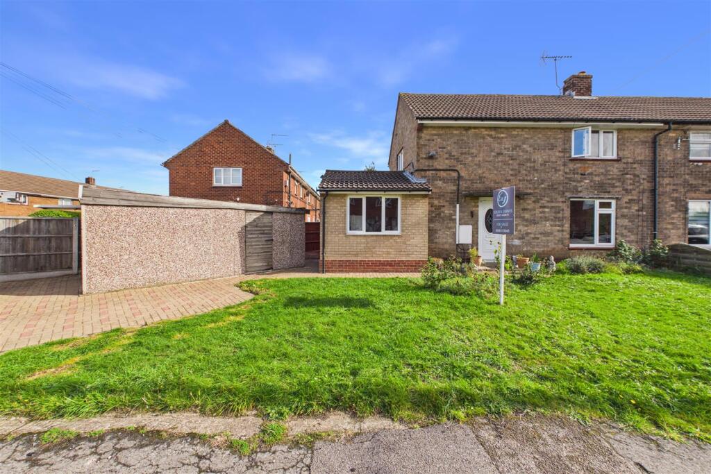 3-bed house on Coleman Avenue, Balderton, Newark, £180,000