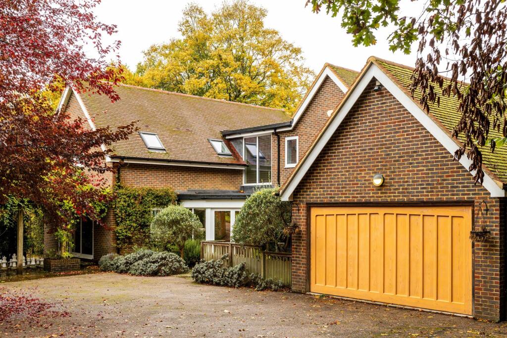House in Reigate and Banstead, Meadvale - View 3