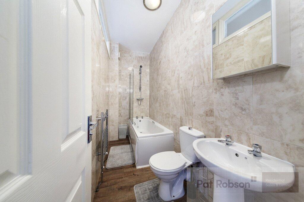 Apartment in Newcastle upon Tyne - View 5