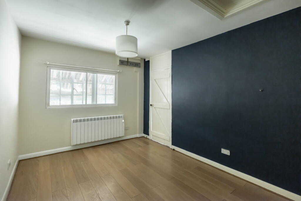 House in Hemel Hempstead - More