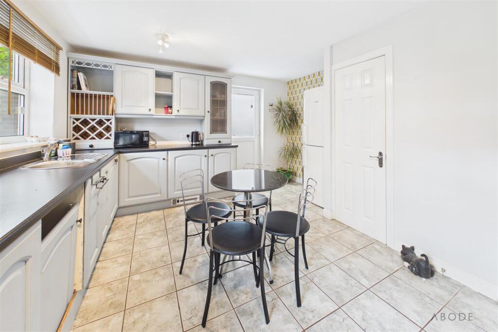 House in Derby, Castle Donington - More