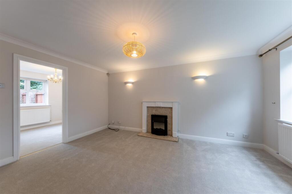 Brookfield Close, Tarporley photo 3